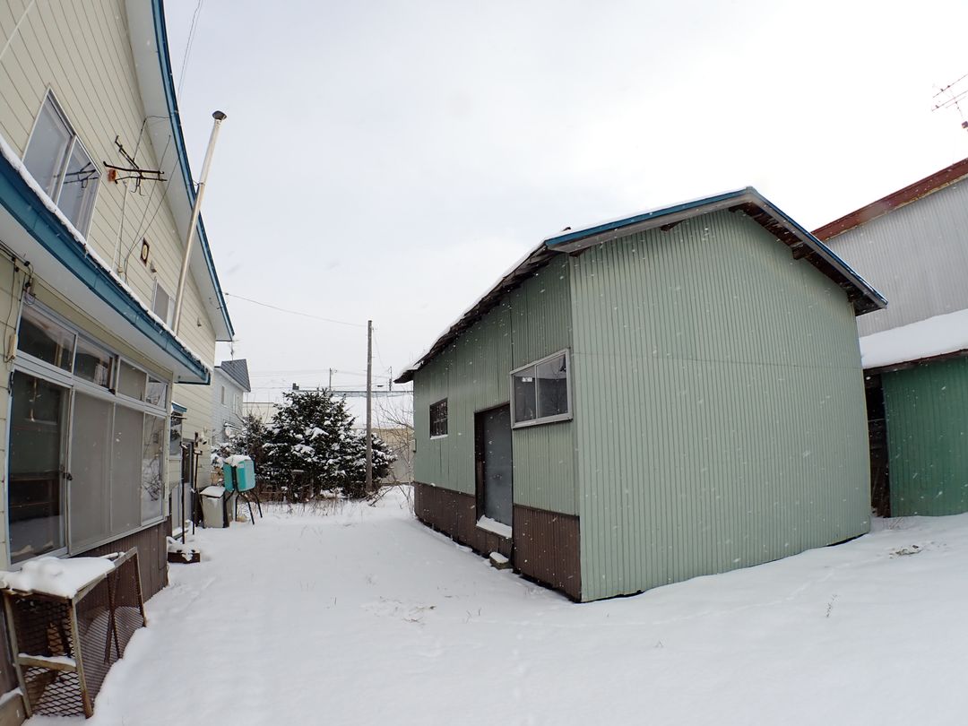 Free Wooden House with 5 Rooms in Shimokawa Town - Thumbnail 3