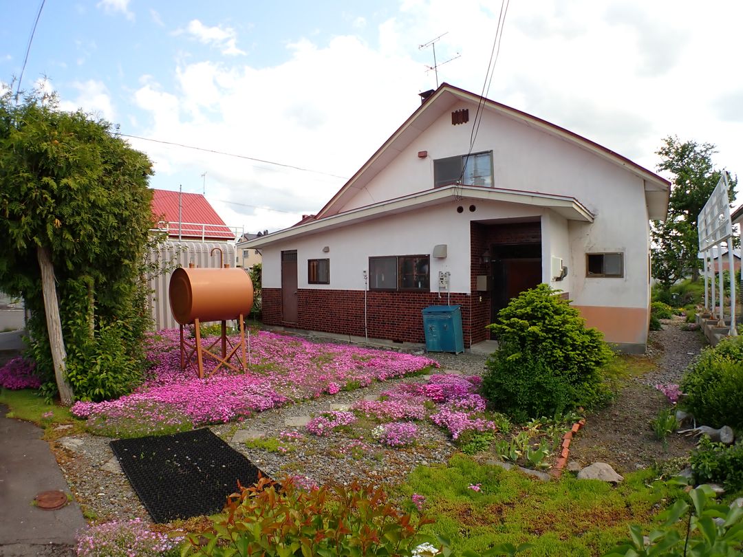 Spacious House with Garden in Shimokawa Town Center - Thumbnail 2