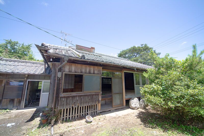 Meiji Era Farmhouse with Land in Miyakonojo City - Thumbnail 2