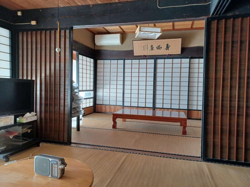 4DK Single-Story House with Farmland in Unnan, Shimane - 1,800,000 Yen - Thumbnail 2