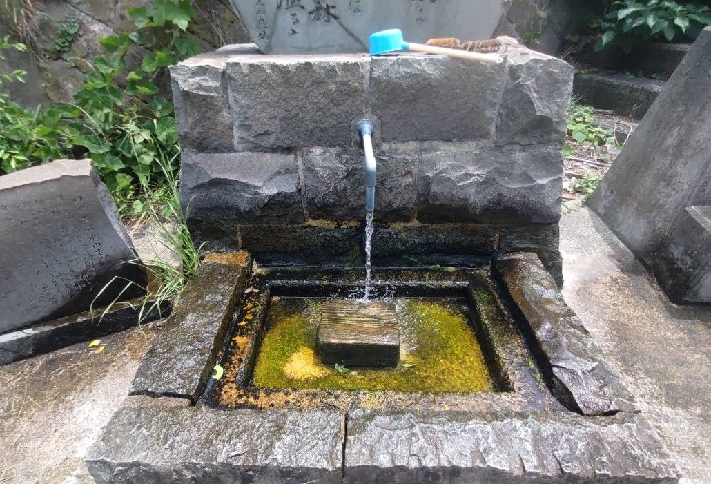 Spring Water Collection Point in Matsue, Shimane - Thumbnail 2