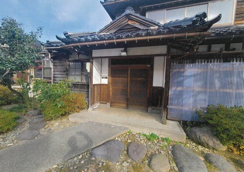 8DK House for Sale in Nanto City, Toyama - Akiya Bank - Image 1