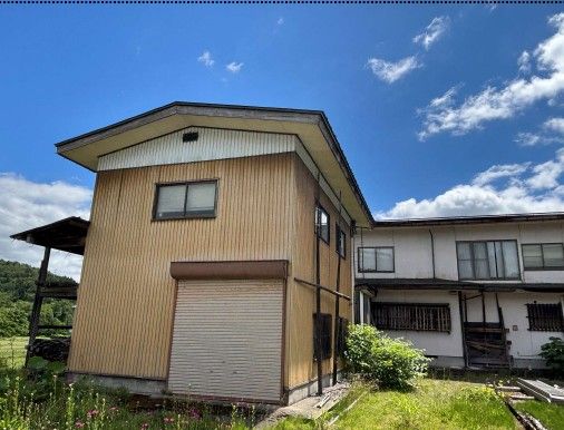 8DK House for Sale in Nishikawa Town, Yamagata with Large Lot and Parking - Thumbnail 2