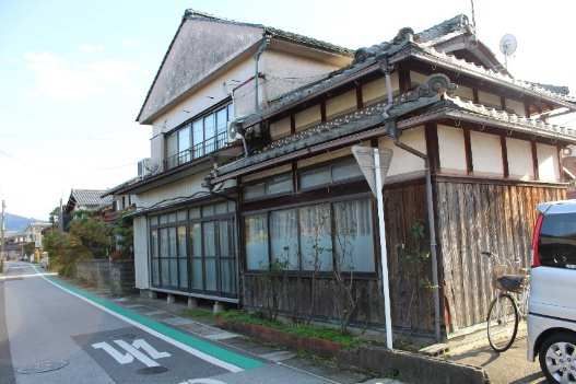 9DK Traditional House for Sale in Kohoku-cho, Shiga Prefecture - Thumbnail 2