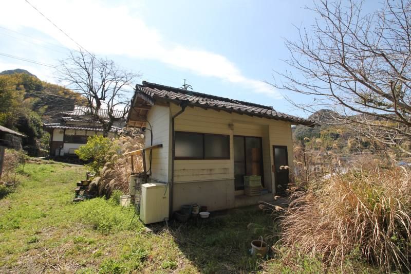 2-Story Kominka in Uto City, Kumamoto with Parking and Well - Thumbnail 2