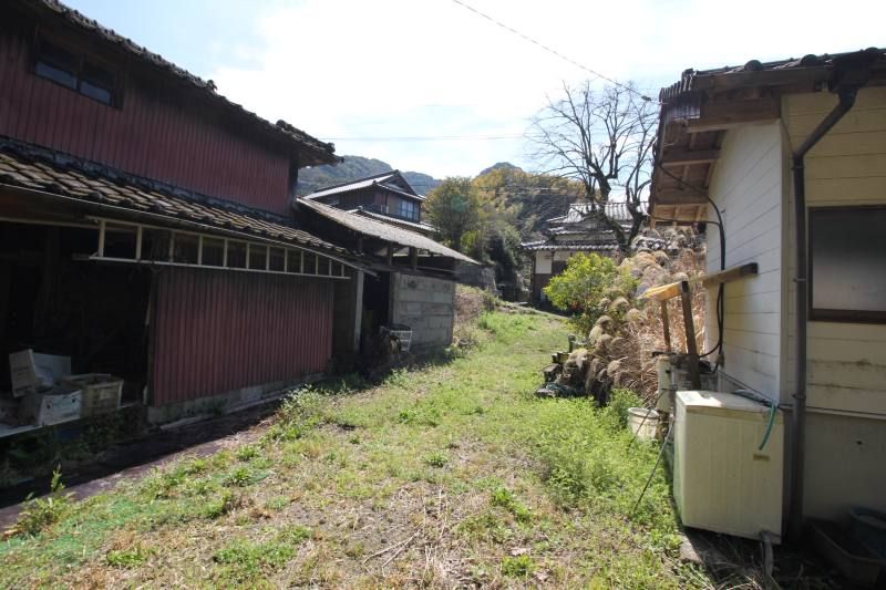 2-Story Kominka in Uto City, Kumamoto with Parking and Well - Thumbnail 3