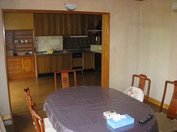 Renovated Family Home with Spacious Living Room in Tochigi City - Thumbnail 4