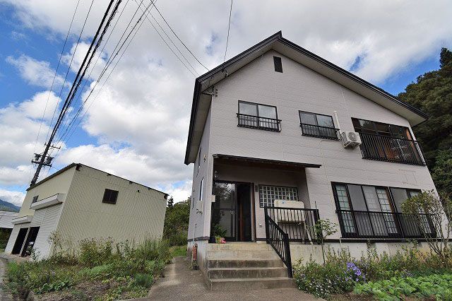 Detached House for Sale in Iiyama, Nagano with 705 sqm Land - Thumbnail 2