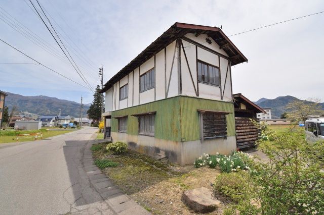 Multi-Story House with Land in Iiyama, Nagano - Thumbnail 2