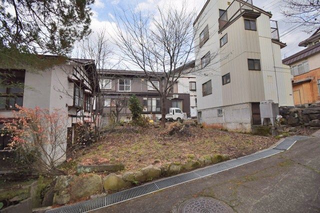 Rare Former Lodging for Sale in Nozawa Onsen Hot Spring Town - Thumbnail 3