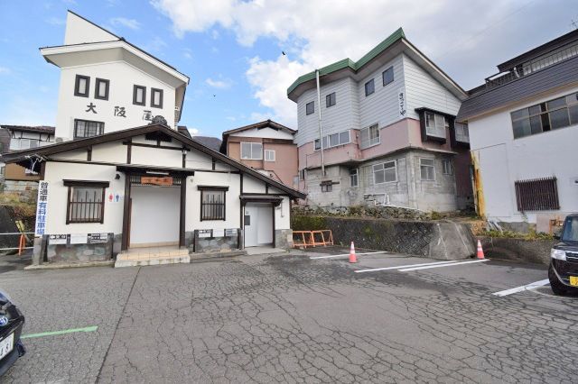 Rare Former Lodging for Sale in Nozawa Onsen Hot Spring Town - Thumbnail 4