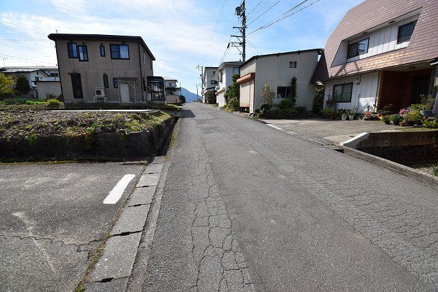 Land for Sale in Kijimadaira Village, Nagano - 296.58 sqm - Thumbnail 2