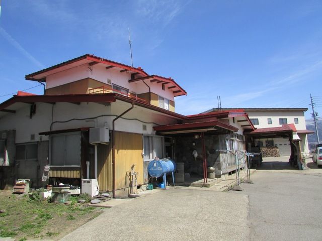 Used Home with Workshop on Large Land in Iiyama, Nagano - Thumbnail 3