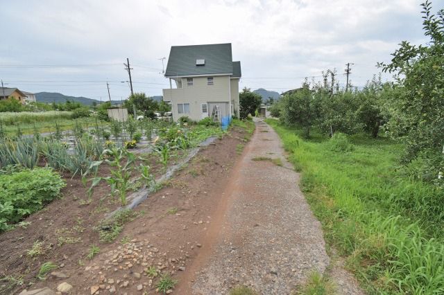 Residential Land for Sale in Yamanouchi, Nagano - 377 sqm - Thumbnail 2
