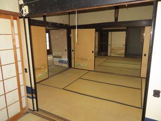 Traditional 8DK House with Extensive Land in Takahashi City - Thumbnail 3