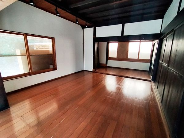 Renovated 5LDK House in Tenkawa Village, Nara - Thumbnail 2