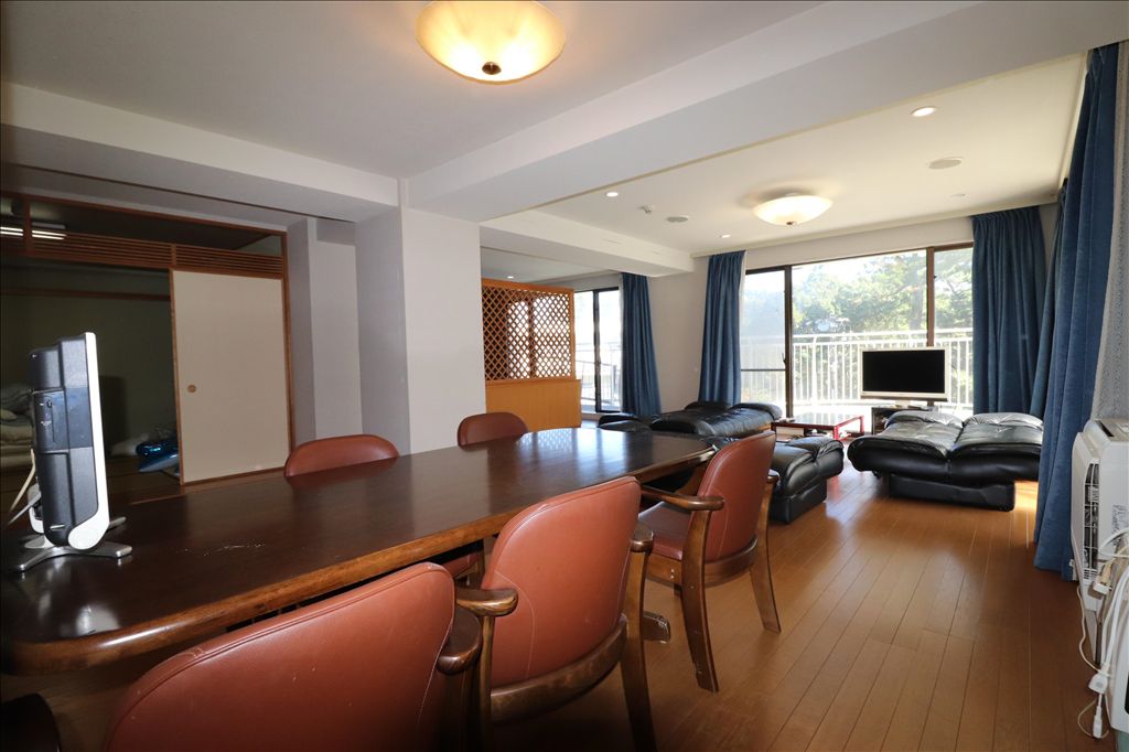 Kamogawa Grand Tower 1LDK Apartment for Sale in Chiba - Thumbnail 3