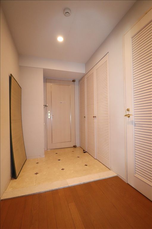 Kamogawa Grand Tower 1LDK Apartment for Sale in Chiba - Thumbnail 4