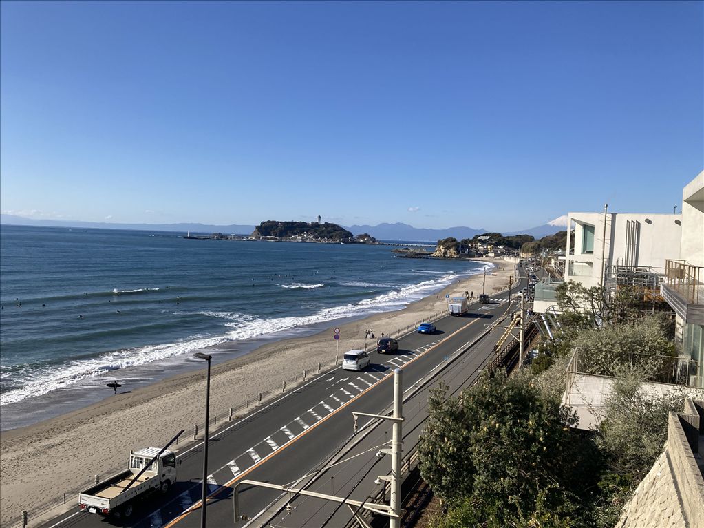 New Ocean View Villa in Kamakura's Shichirigahama with Mt. Fuji Views - Thumbnail 2