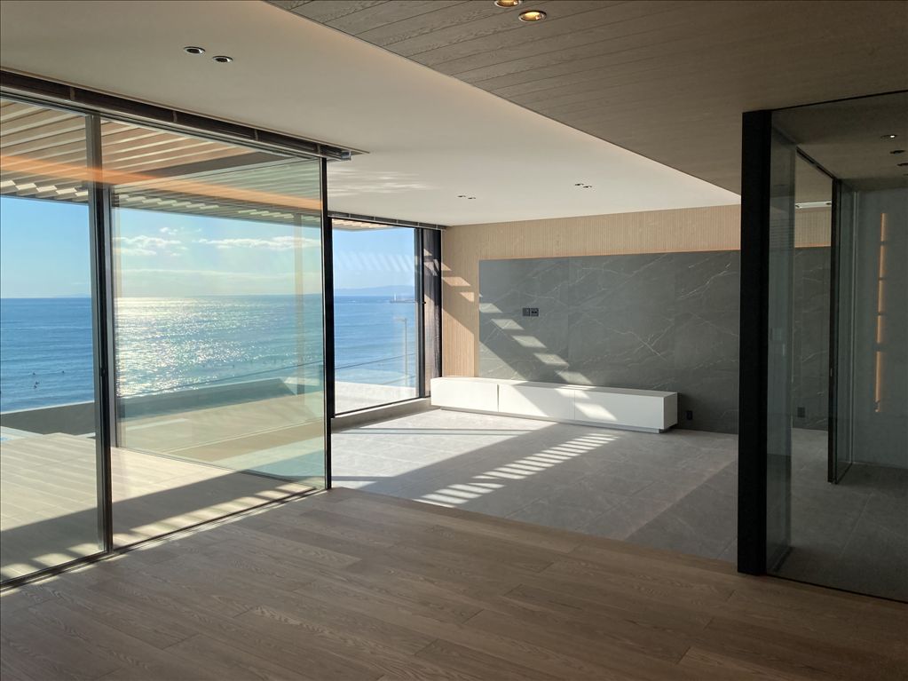 New Ocean View Villa in Kamakura's Shichirigahama with Mt. Fuji Views - Thumbnail 4