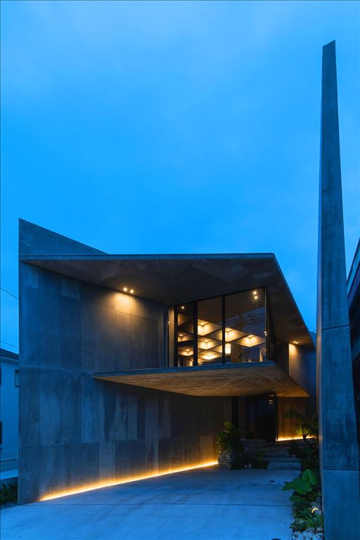 Modern 2LDK Concrete Designer Villa in Ginowan, Okinawa - Thumbnail 2
