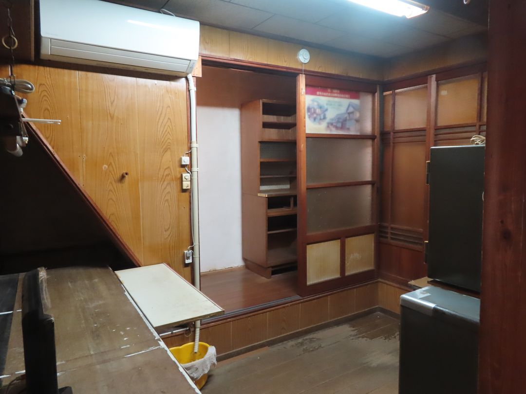 Traditional Commercial-Residential Property in Yakege Town - Thumbnail 2
