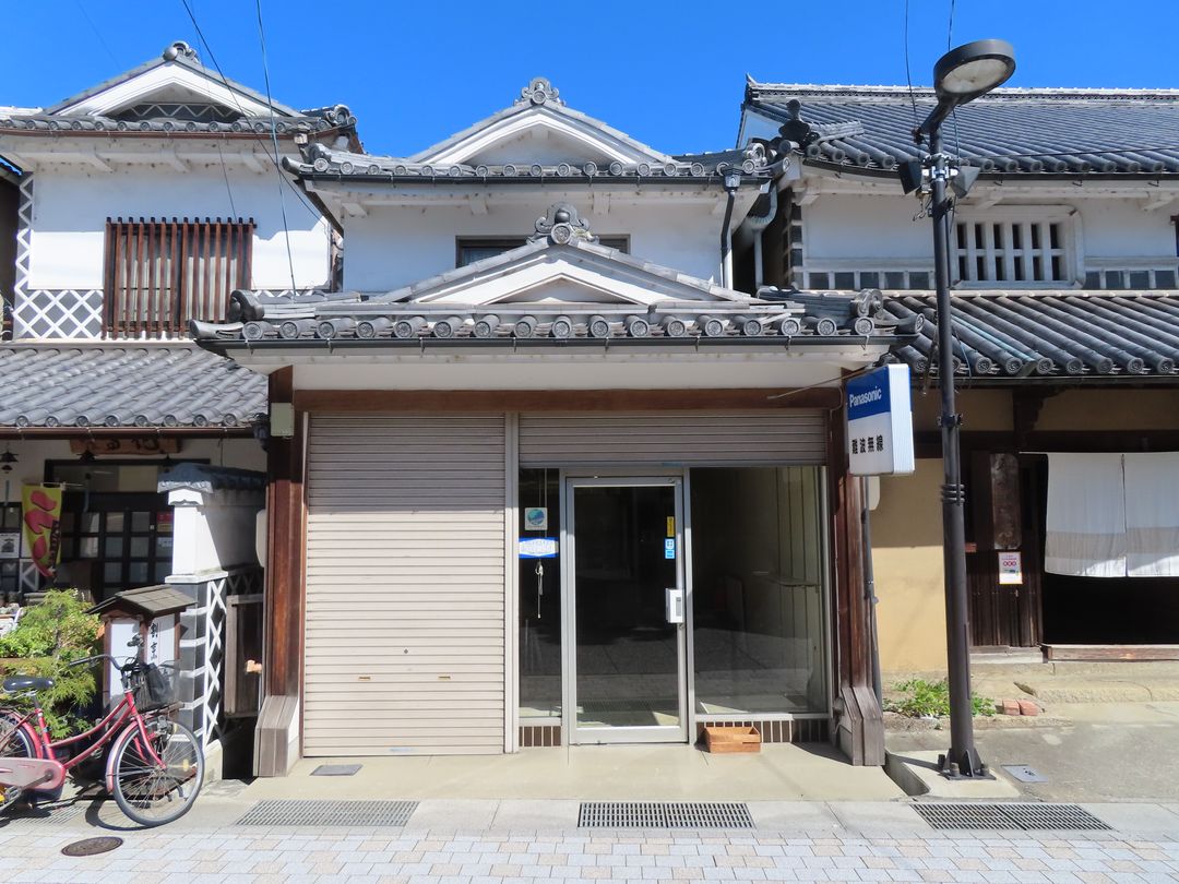 Traditional Commercial-Residential Property in Yakege Town - Main Image
