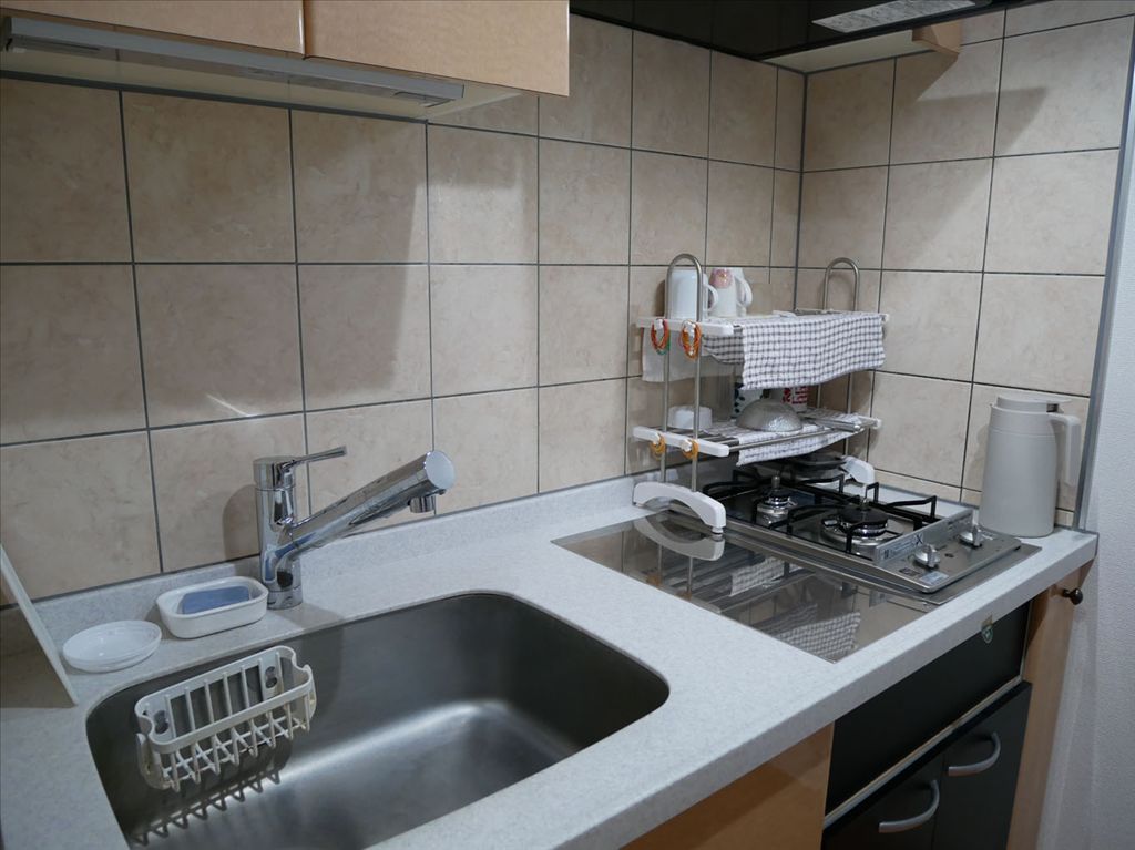 Refurbished 1LDK Apartment with Onsen in Hakone's Famille Villa - Thumbnail 4