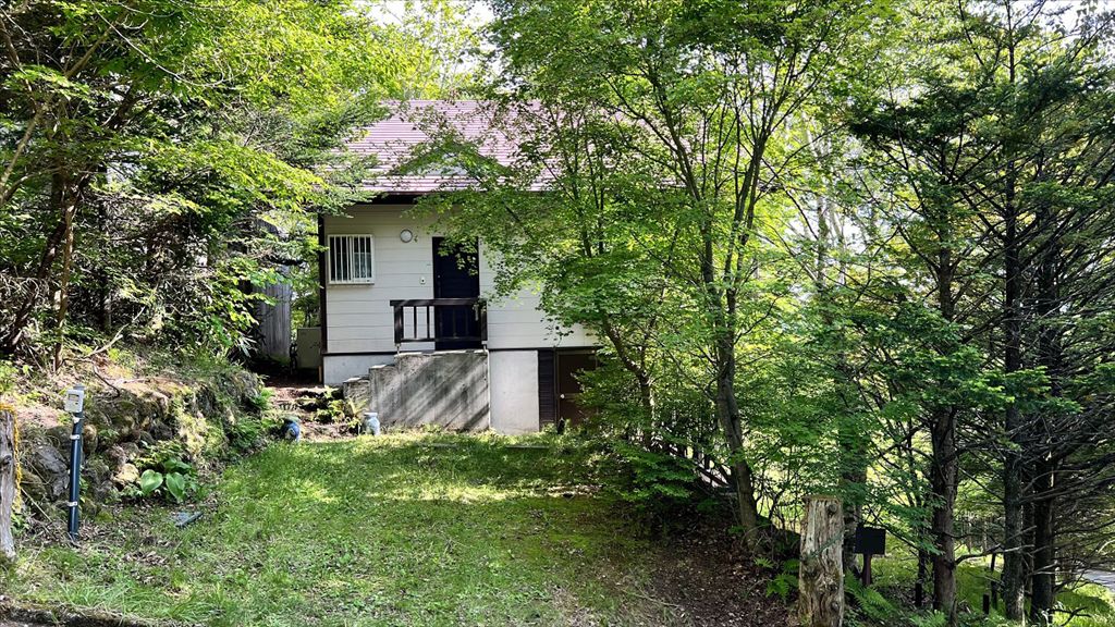 2LDK+Loft Villa in Karuizawa Sen-gataki with Panoramic Forest Views - Thumbnail 3