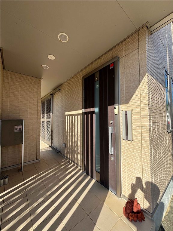 3LDK Detached Villa with Garage in Toyosaki Town, Okinawa - Thumbnail 4