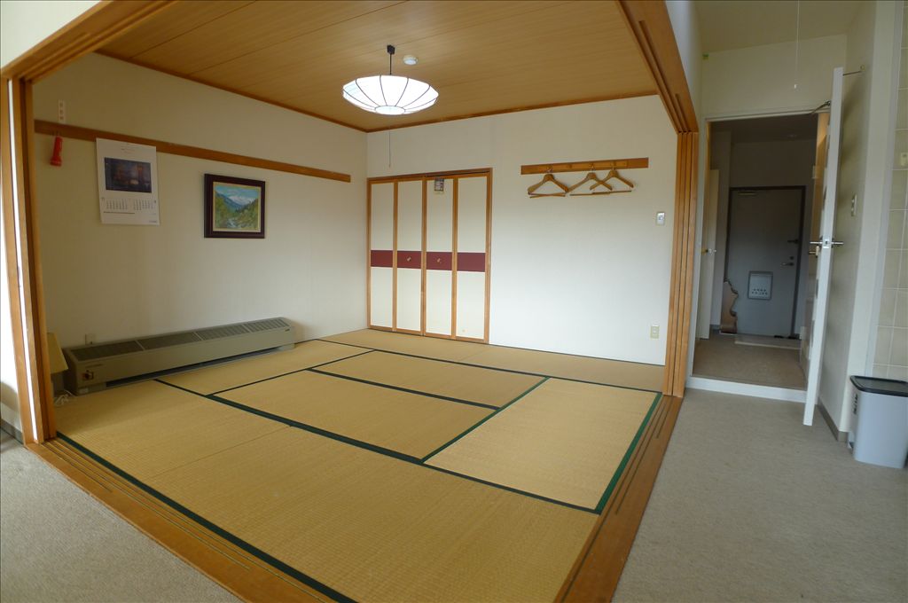 Reses Kawaguchiko A Top-Floor 1LDK with Mount Fuji View - Thumbnail 3