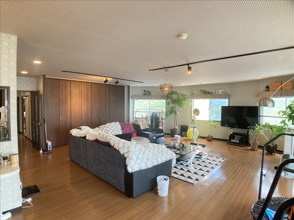 Prioare Hamanako 1LDK Condo with Lake Views | Resort Living - Thumbnail 3