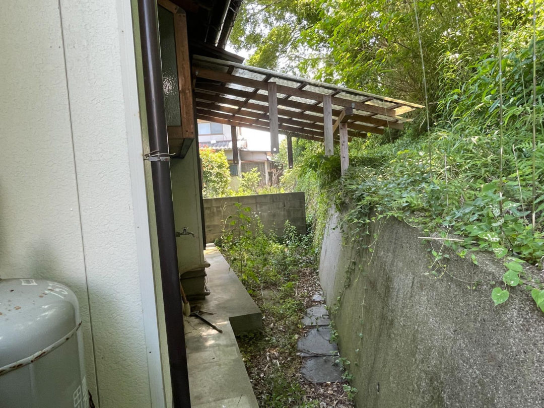 Traditional Wooden House for Rent in Kawara Town - Thumbnail 4