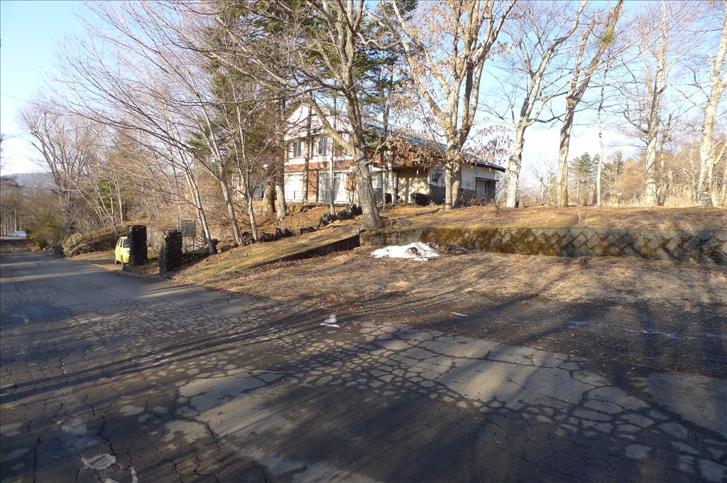 Land with Structures for Sale in Yamanakako, Yamanashi - Thumbnail 3