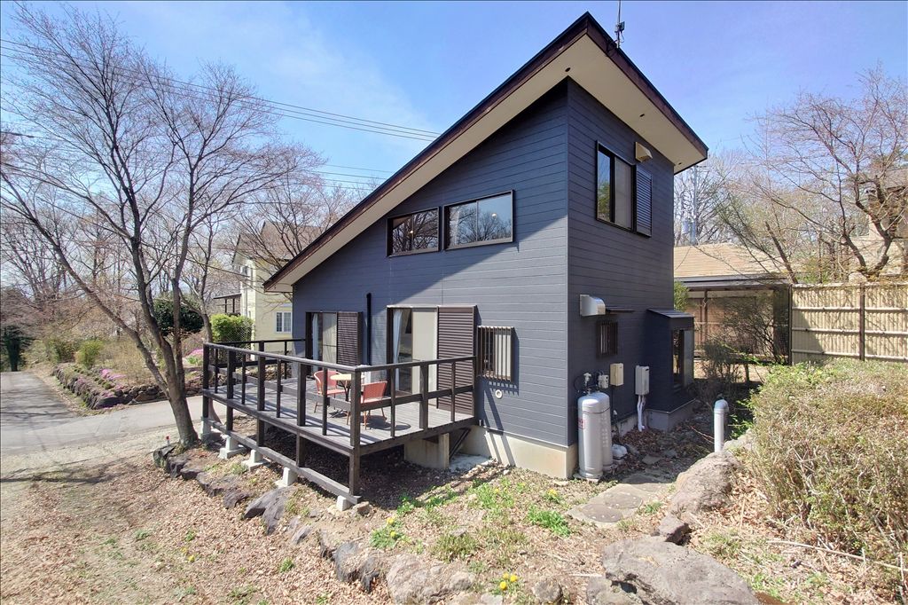 Detached Villa with Loft & Wood Deck in Nasu, Tochigi - Thumbnail 2