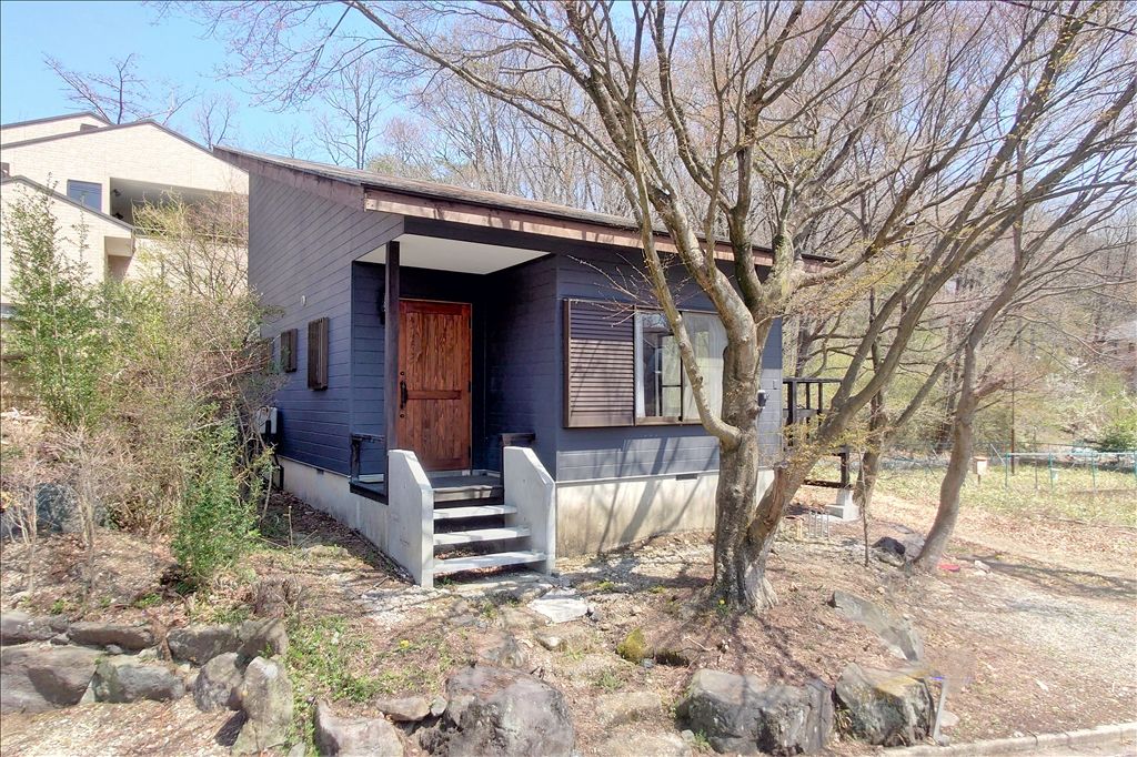 Detached Villa with Loft & Wood Deck in Nasu, Tochigi - Thumbnail 4