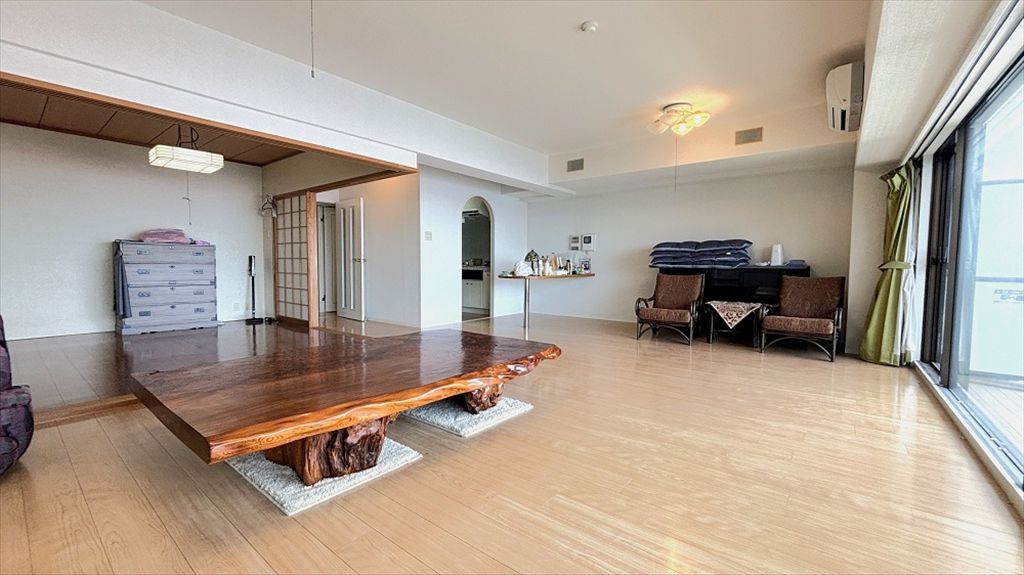 Oceanfront 2LDK Apartment for Sale in Atami, Shizuoka - Thumbnail 4