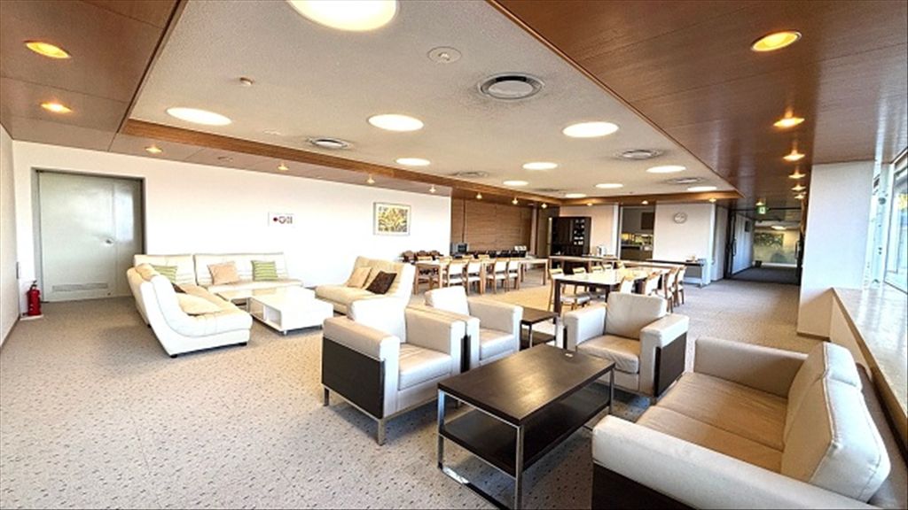 Atami Villa with 10LDK, Bay Views, and Training Facilities - Thumbnail 3
