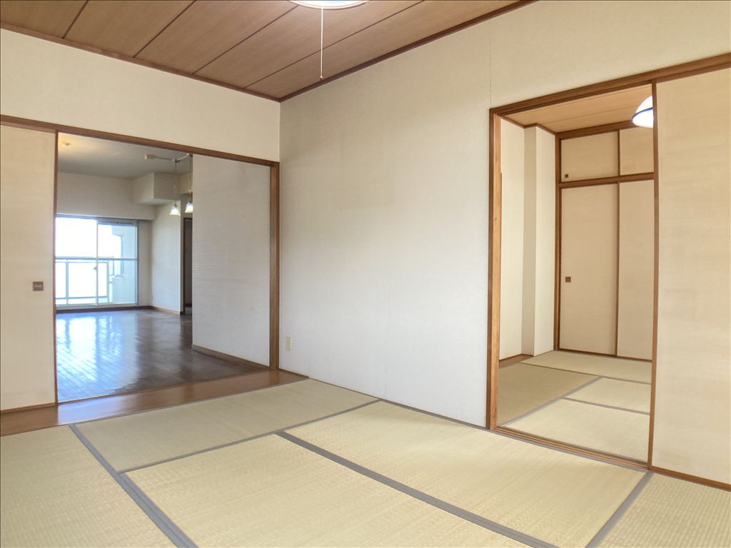 Rira Hamanako 2LDK Apartment with Lake Views in Hamamatsu - Thumbnail 3