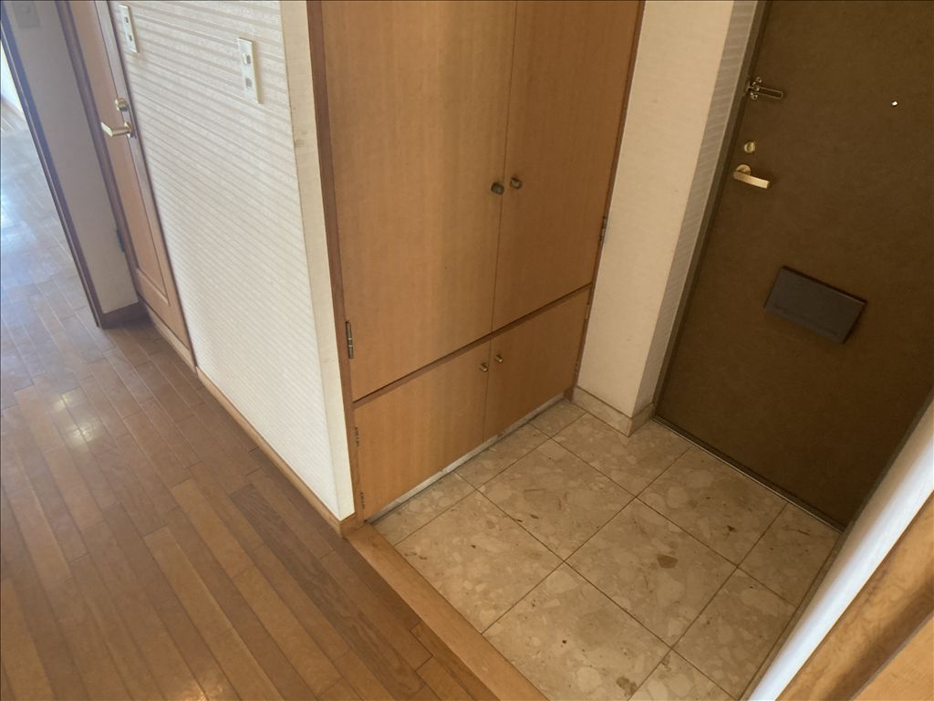Rira Hamanako 2LDK Apartment with Lake Views in Hamamatsu - Image 1