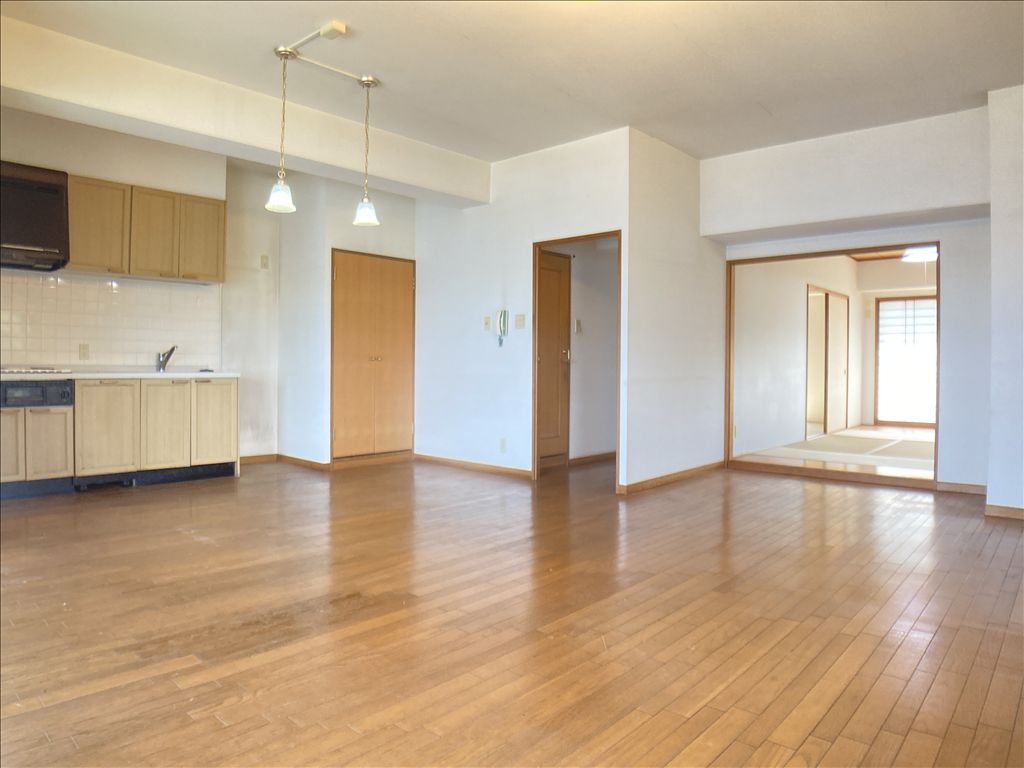 Rira Hamanako 2LDK Apartment with Lake Views in Hamamatsu - Thumbnail 4