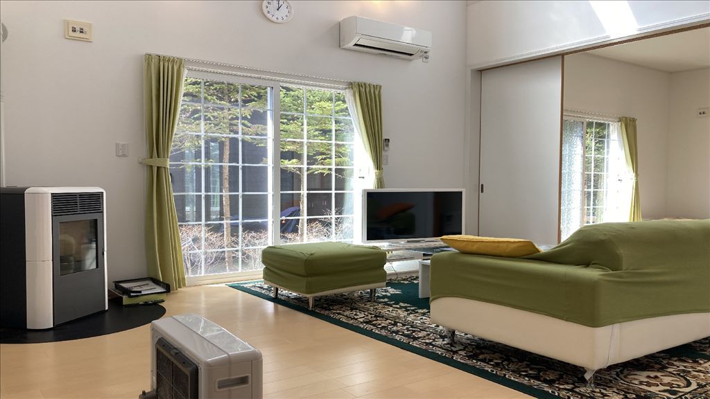 5LDK Detached Villa in Karuizawa Higashi, Nagano - Thumbnail 2