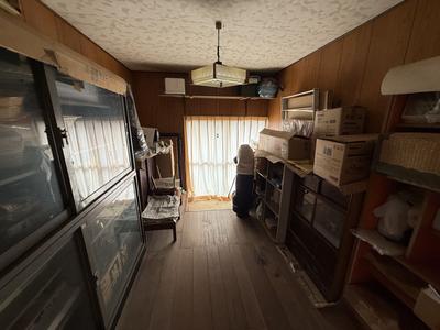 1969 Wooden House with Land in Iizuna Town — Image 1, Iizuna, Nagano