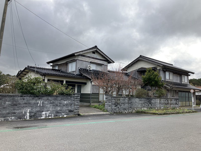 Traditional 10DK House in Kotoura with 484m² Land - Main Image