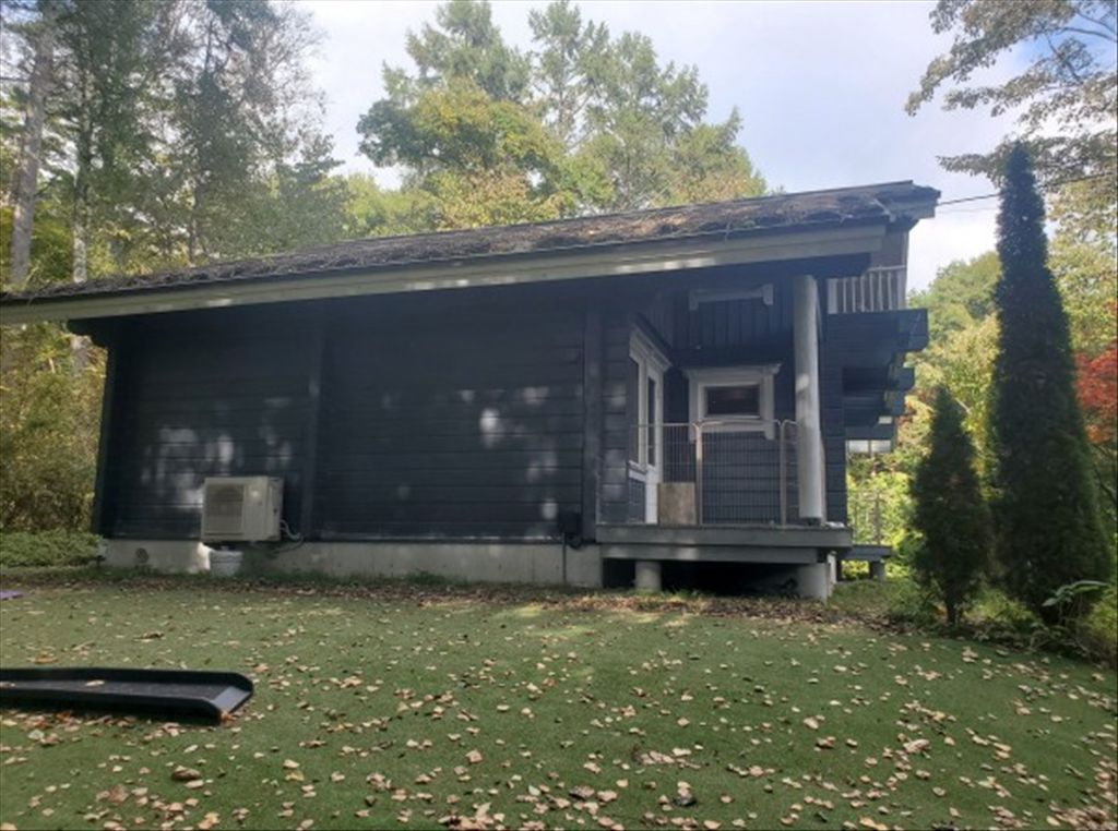 Log House for Sale in Karuizawa with Detached Garage - Thumbnail 4