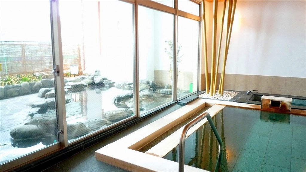 Zephyr Atami Beach Tower 2LDK Beachfront Condo for Sale - Thumbnail 3