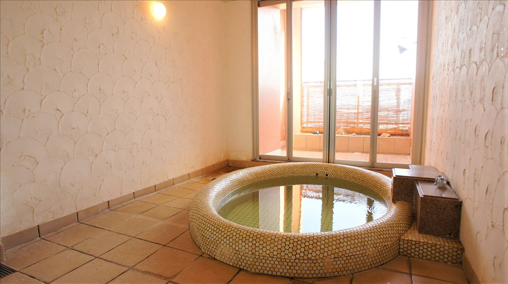 Zephyr Atami Beach Tower 2LDK Beachfront Condo for Sale - Thumbnail 4