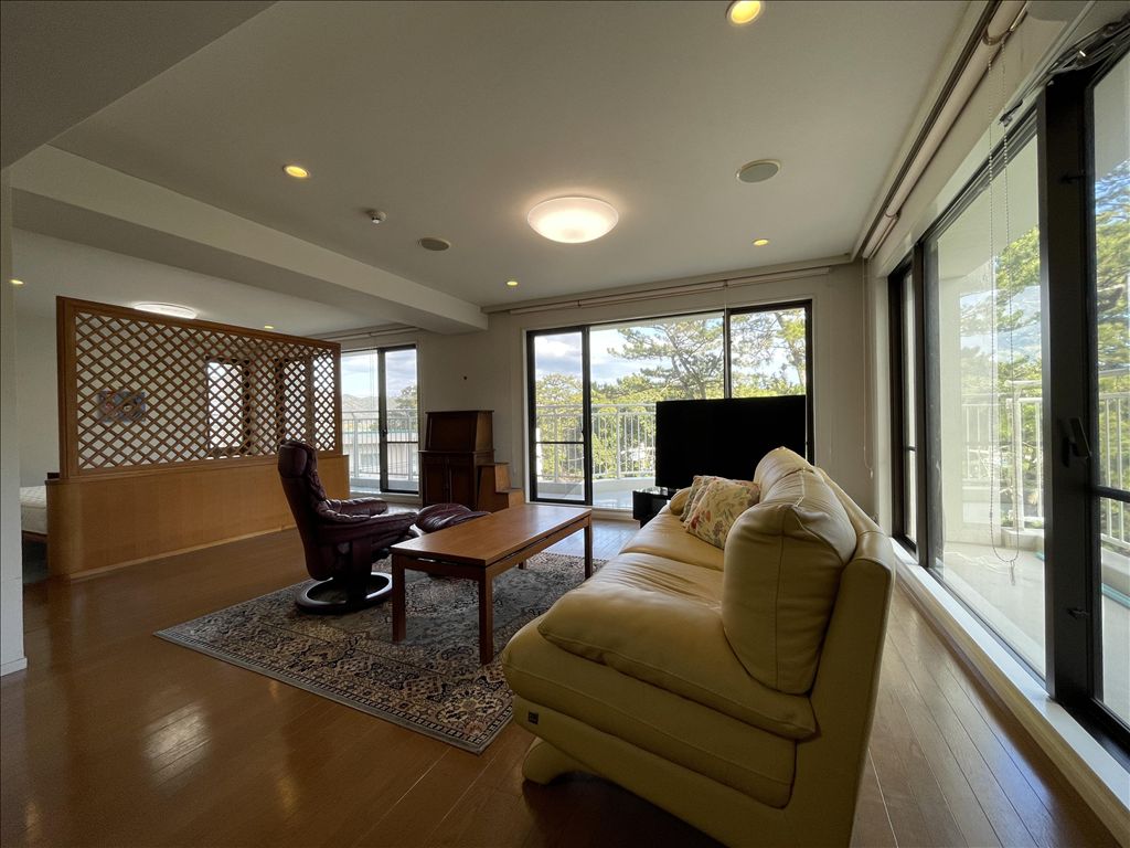 Kamo Grand Tower 1LDK Apartment for Sale in Kamogawa - Thumbnail 3