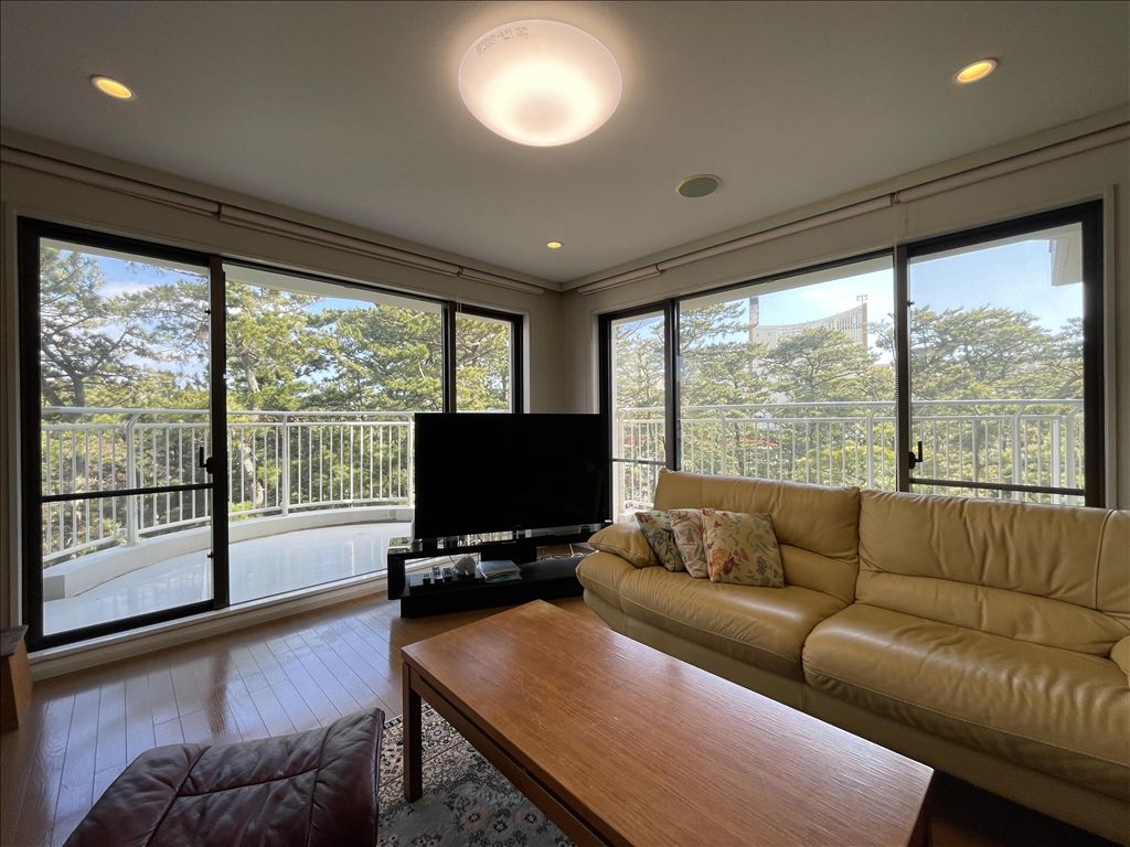 Kamo Grand Tower 1LDK Apartment for Sale in Kamogawa - Thumbnail 2