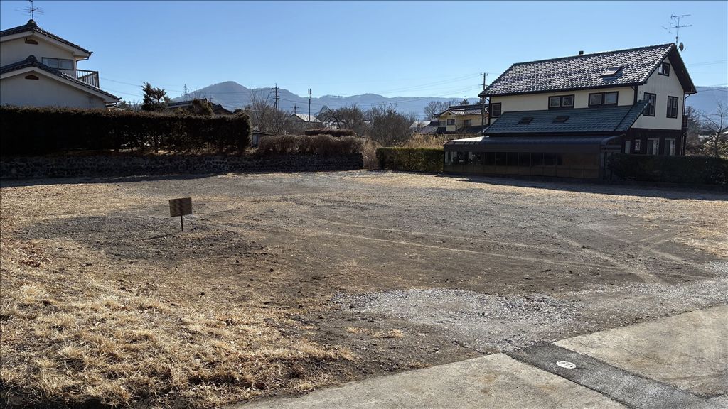 Flat 975m2 Land for Sale in Karuizawa's Miyota, Nagano - Thumbnail 2
